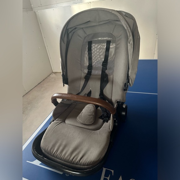 Seat from Nuna Triv in color frost in great conditions. - Picture 3 of 5